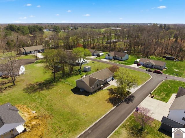 55 Heather Ln, Benton, KY 42025