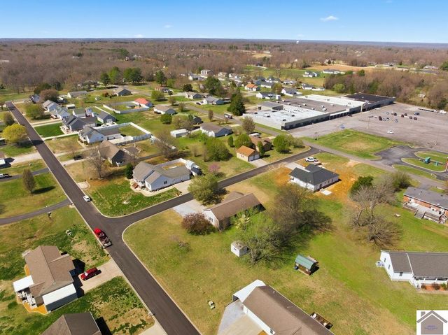 55 Heather Ln, Benton, KY 42025