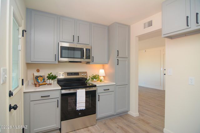 3022 E 6th Street, Tucson, AZ 85716