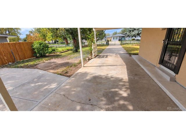 4420 Gladiola St, Golden, CO 80403