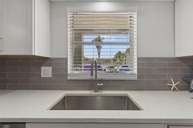 3074 LAKE BAYSHORE DR O-120, Bradenton, FL 34205