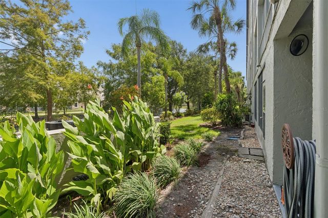 3074 LAKE BAYSHORE DR O-120, Bradenton, FL 34205