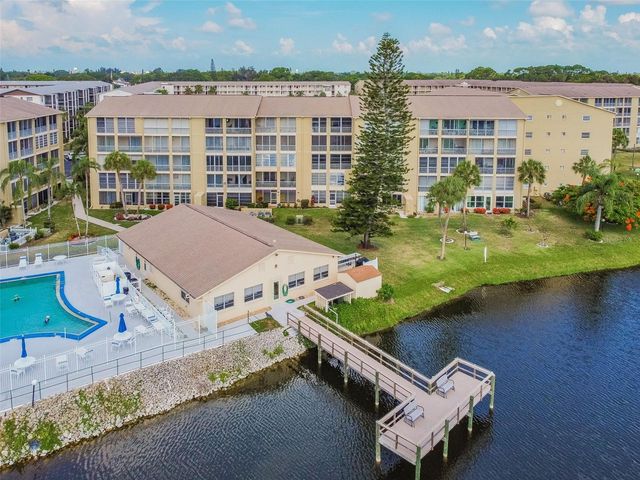 3074 LAKE BAYSHORE DR O-120, Bradenton, FL 34205