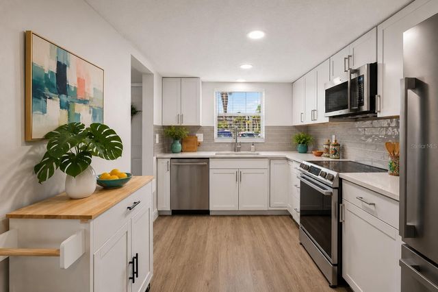 3074 LAKE BAYSHORE DR O-120, Bradenton, FL 34205