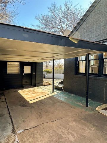 711 NW 13th St, Lawton, OK 73507