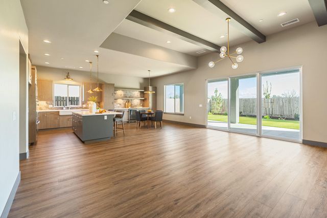 928 Hidden Ridge, Tulare, CA 93274