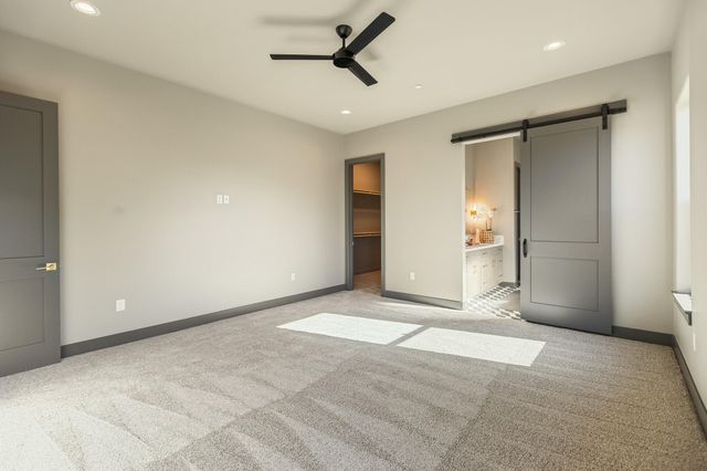 928 Hidden Ridge, Tulare, CA 93274