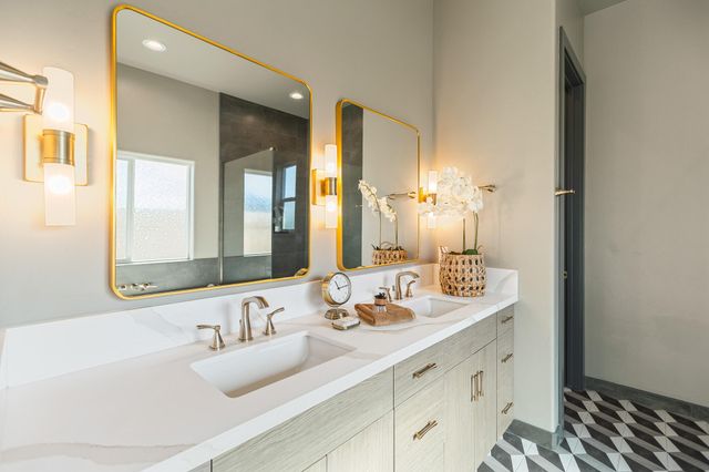 928 Hidden Ridge, Tulare, CA 93274