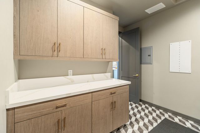 928 Hidden Ridge, Tulare, CA 93274