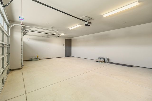 928 Hidden Ridge, Tulare, CA 93274