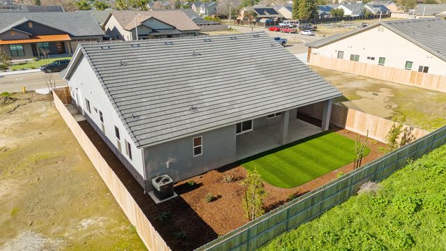 928 Hidden Ridge, Tulare, CA 93274