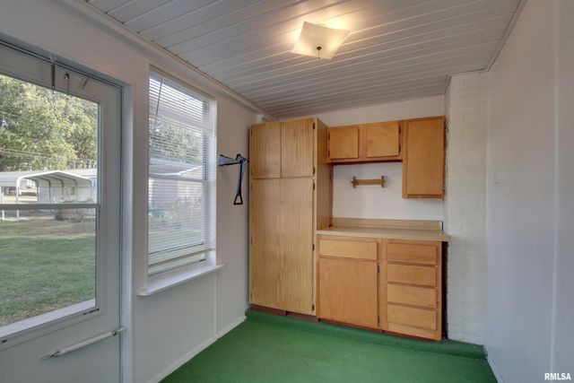 2069 SPRING Street, Quincy, IL 62301