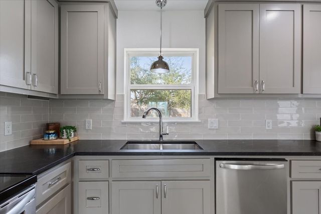 1309 W 10th Street, Mcgregor, TX 76657