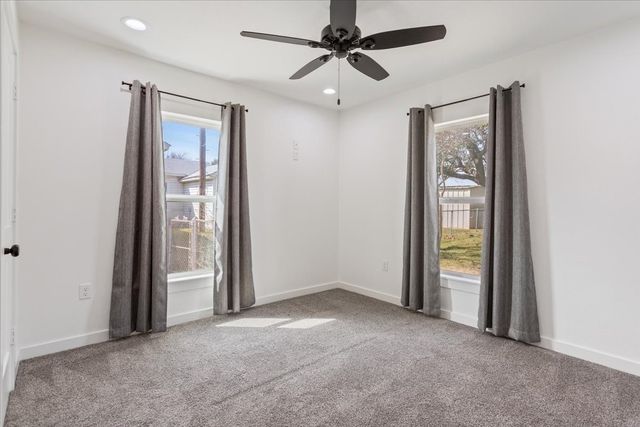 1309 W 10th Street, Mcgregor, TX 76657