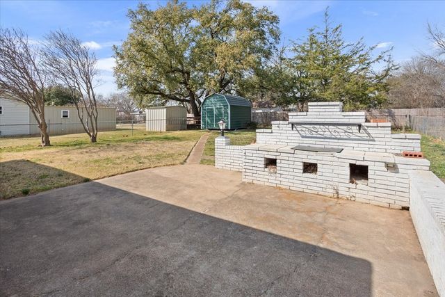 1309 W 10th Street, Mcgregor, TX 76657