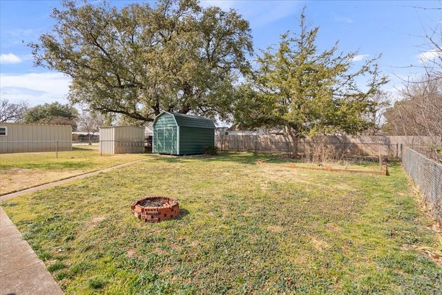 1309 W 10th Street, Mcgregor, TX 76657