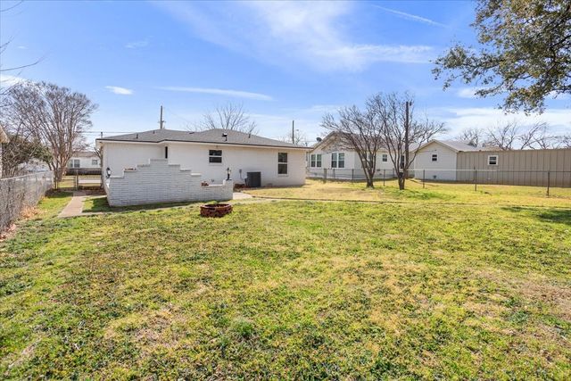 1309 W 10th Street, Mcgregor, TX 76657