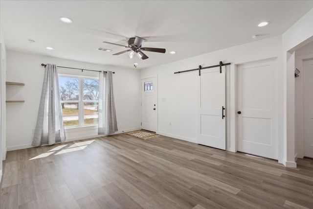 1309 W 10th Street, Mcgregor, TX 76657