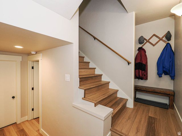 2524 S EDGEHILL DR, Bountiful, UT 84010