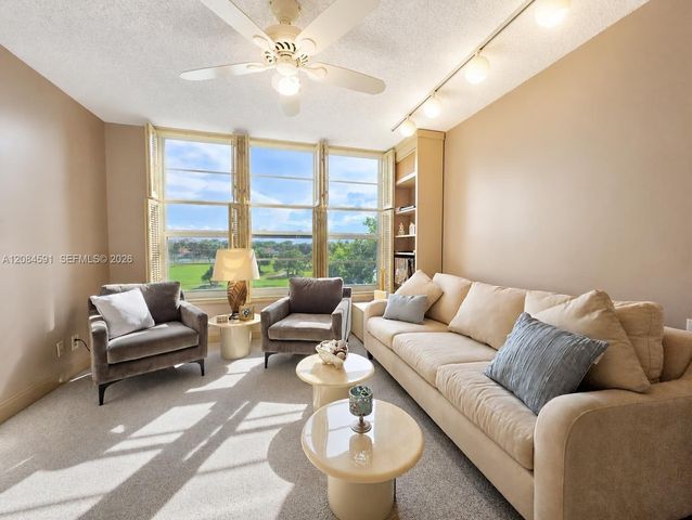 3980 Oaks Clubhouse Drive 409, Pompano Beach, FL 33069