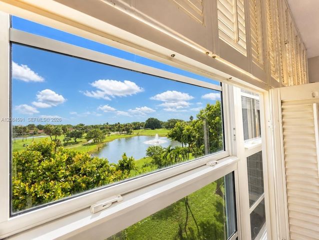 3980 Oaks Clubhouse Drive 409, Pompano Beach, FL 33069