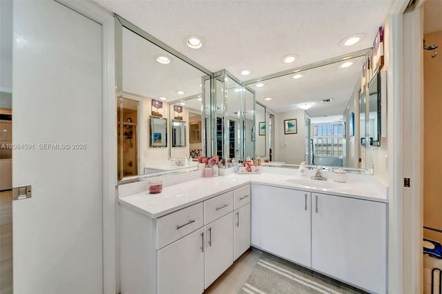 3980 Oaks Clubhouse Drive 409, Pompano Beach, FL 33069