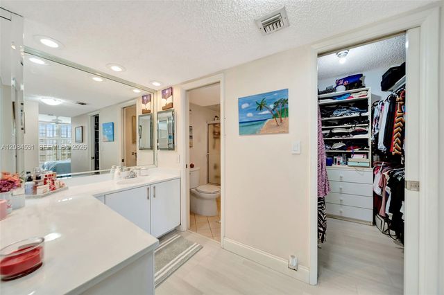3980 Oaks Clubhouse Drive 409, Pompano Beach, FL 33069