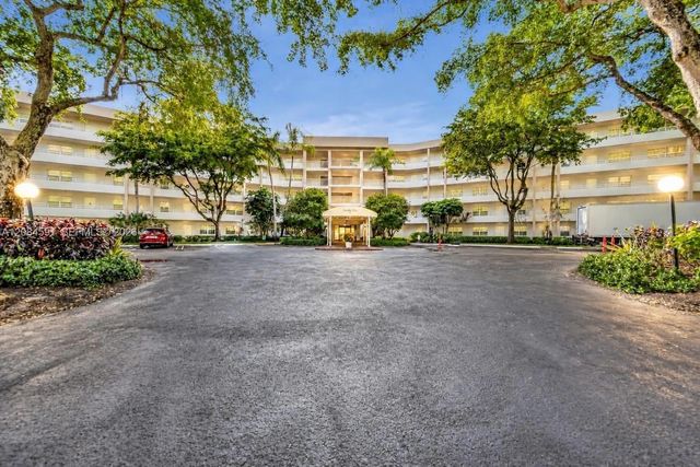 3980 Oaks Clubhouse Drive 409, Pompano Beach, FL 33069