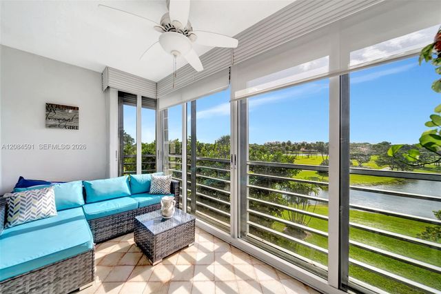 3980 Oaks Clubhouse Drive 409, Pompano Beach, FL 33069