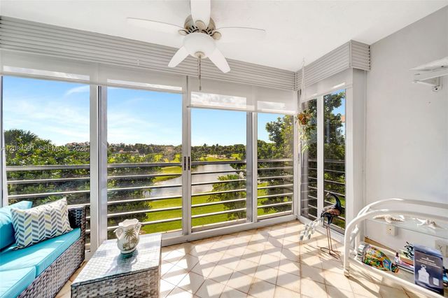 3980 Oaks Clubhouse Drive 409, Pompano Beach, FL 33069