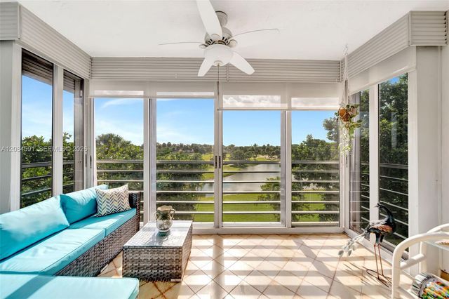 3980 Oaks Clubhouse Drive 409, Pompano Beach, FL 33069