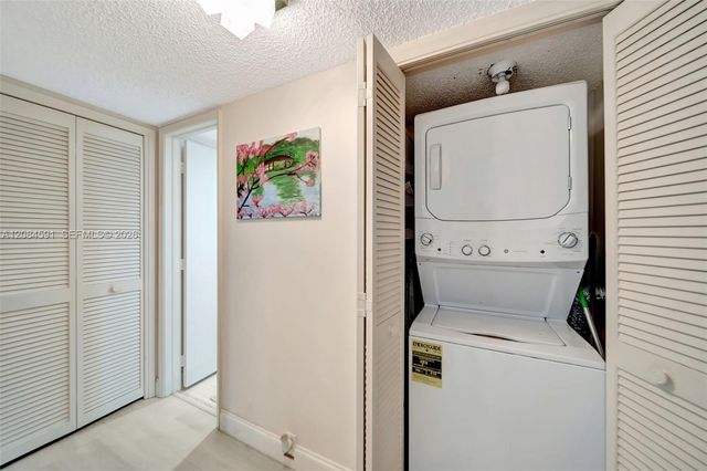3980 Oaks Clubhouse Drive 409, Pompano Beach, FL 33069