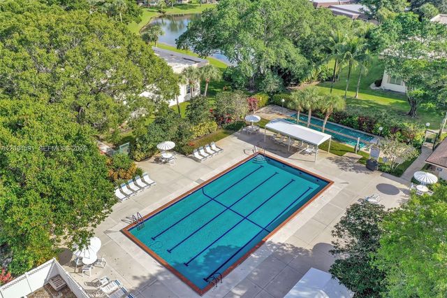 3980 Oaks Clubhouse Drive 409, Pompano Beach, FL 33069