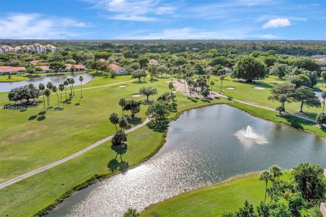 3980 Oaks Clubhouse Drive 409, Pompano Beach, FL 33069