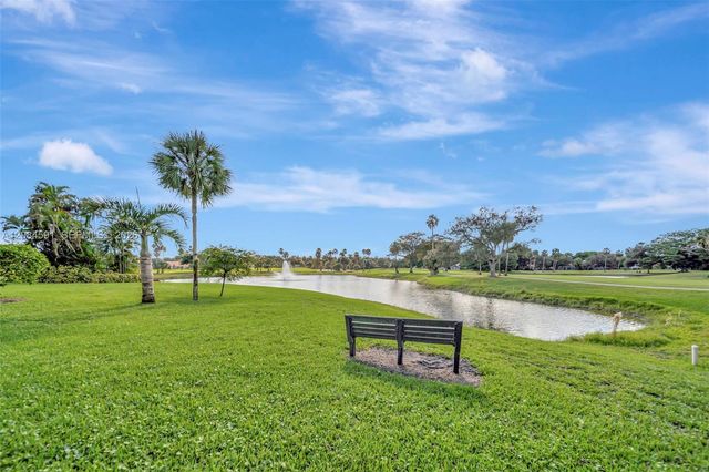 3980 Oaks Clubhouse Drive 409, Pompano Beach, FL 33069