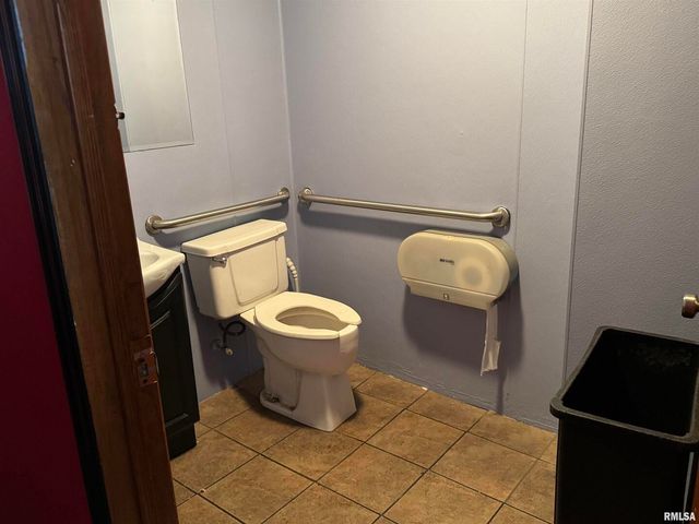 1811 2ND Avenue, Rock Island, IL 61201