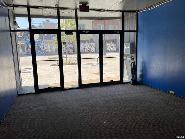 1811 2ND Avenue, Rock Island, IL 61201