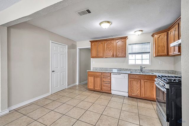 305 E Cuthbert Ave, Midland, TX 79701