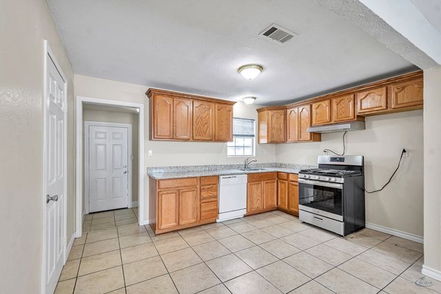 305 E Cuthbert Ave, Midland, TX 79701