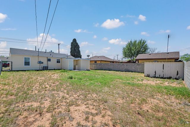 305 E Cuthbert Ave, Midland, TX 79701