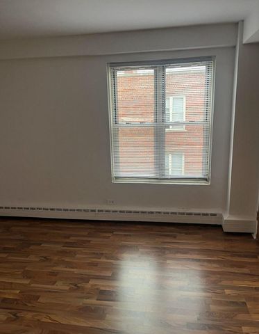 2620 W Berwyn Avenue 503, Chicago, IL 60625