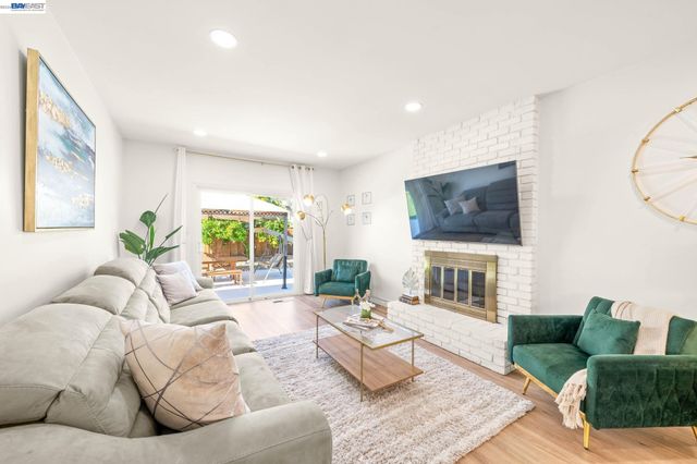 35290 Farnham Dr, Newark, CA 94560