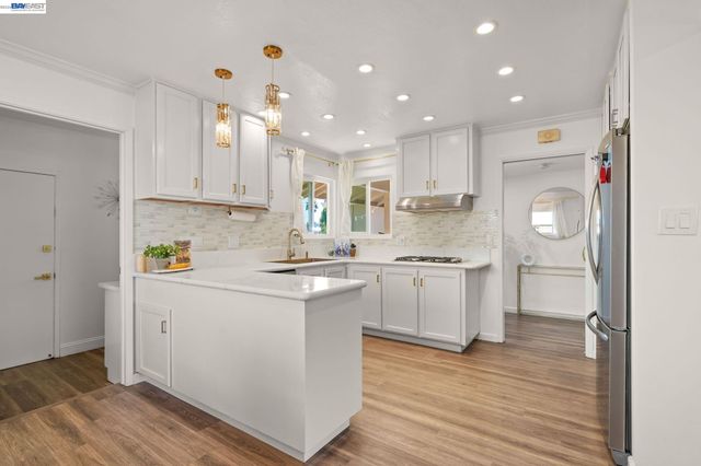 35290 Farnham Dr, Newark, CA 94560