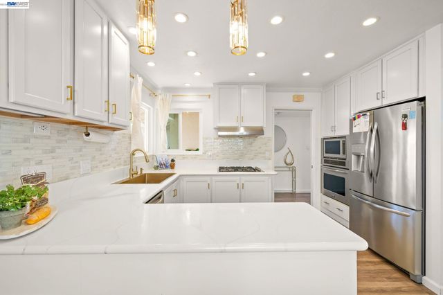 35290 Farnham Dr, Newark, CA 94560