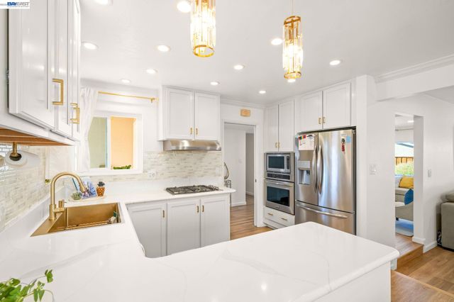 35290 Farnham Dr, Newark, CA 94560