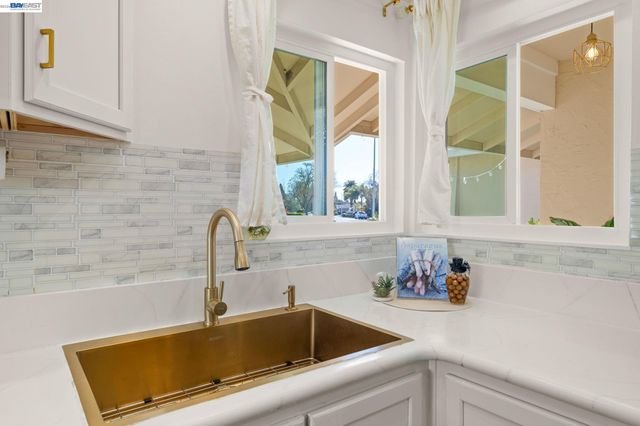 35290 Farnham Dr, Newark, CA 94560