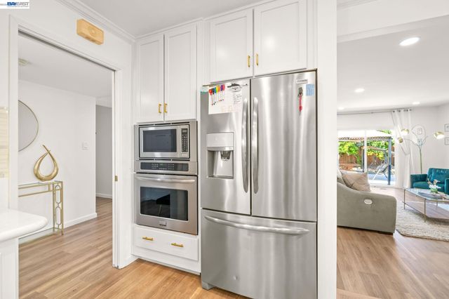 35290 Farnham Dr, Newark, CA 94560