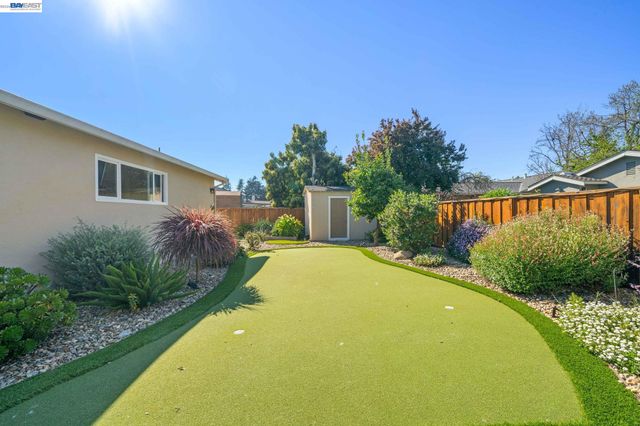 35290 Farnham Dr, Newark, CA 94560