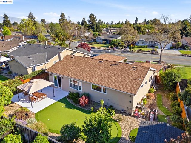 35290 Farnham Dr, Newark, CA 94560