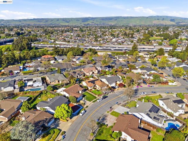 35290 Farnham Dr, Newark, CA 94560